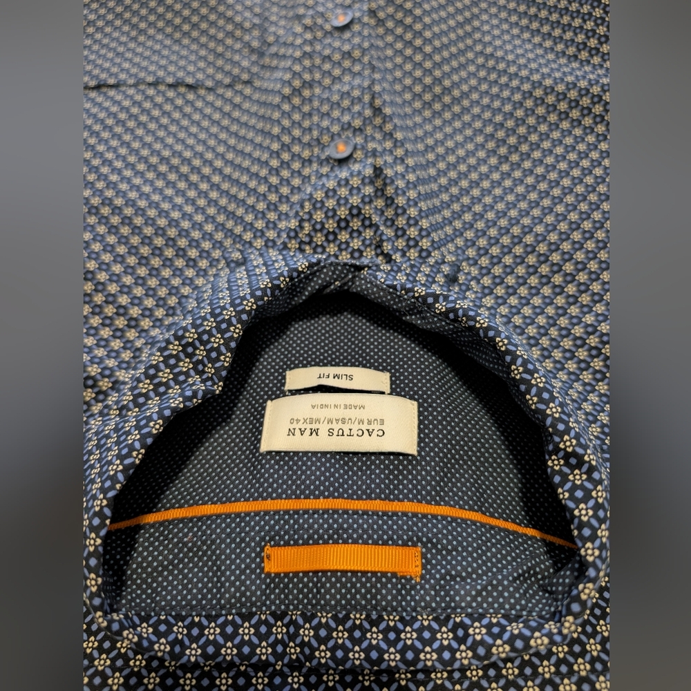 Men's Dress Shirt "Cactus Man" Slim Fit Size Medium. Blue/White Pattern